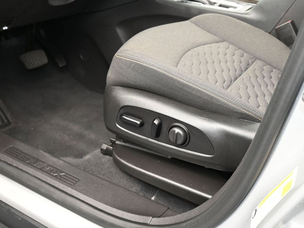 Used 2021 Chevrolet Equinox LT FWD image 12