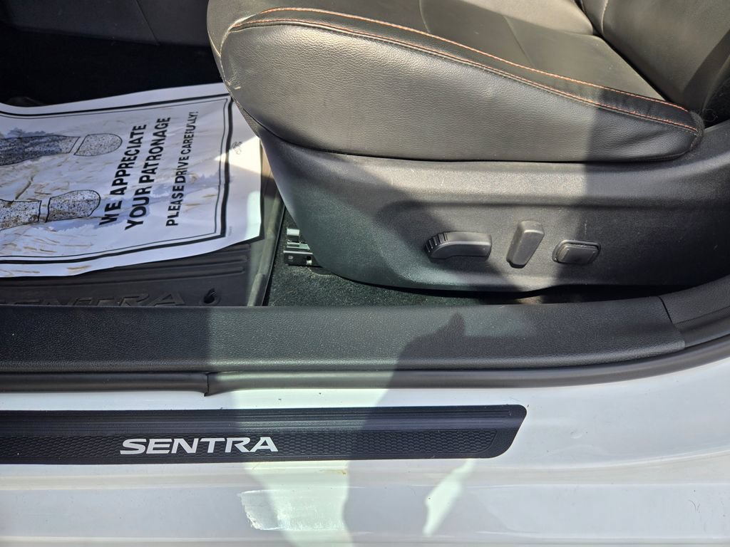 Used 2023 Nissan Sentra SR w/ SR Premium Package FWD image 15