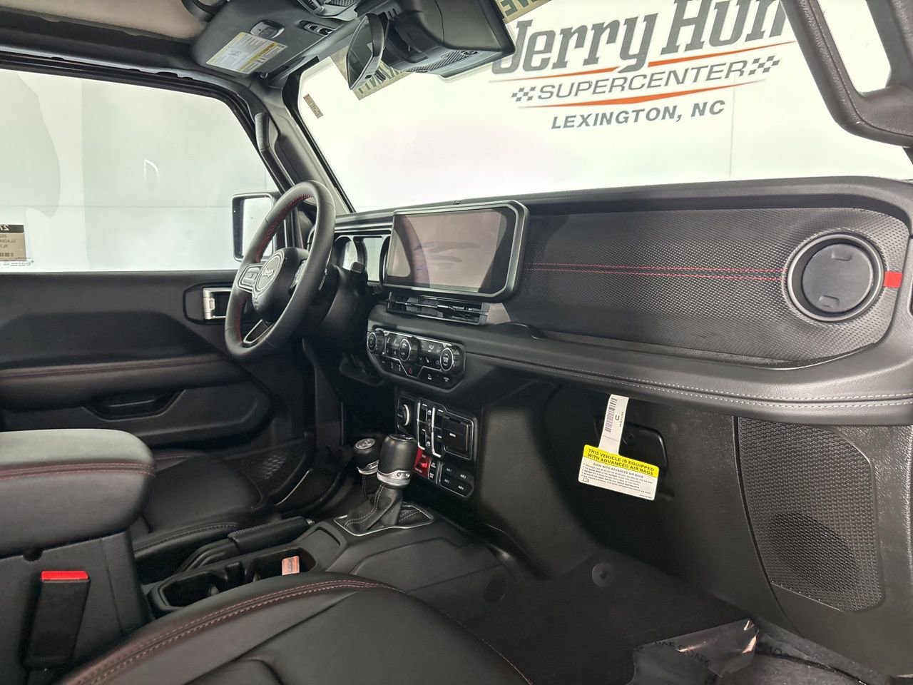 Used 2024 Jeep Gladiator Rubicon w/ Convenience Group AWD/4WD image 27