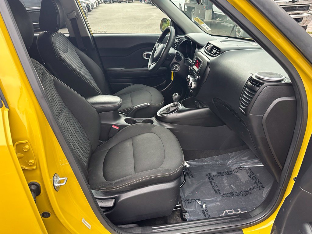 Used 2015 Kia Soul + FWD image 12