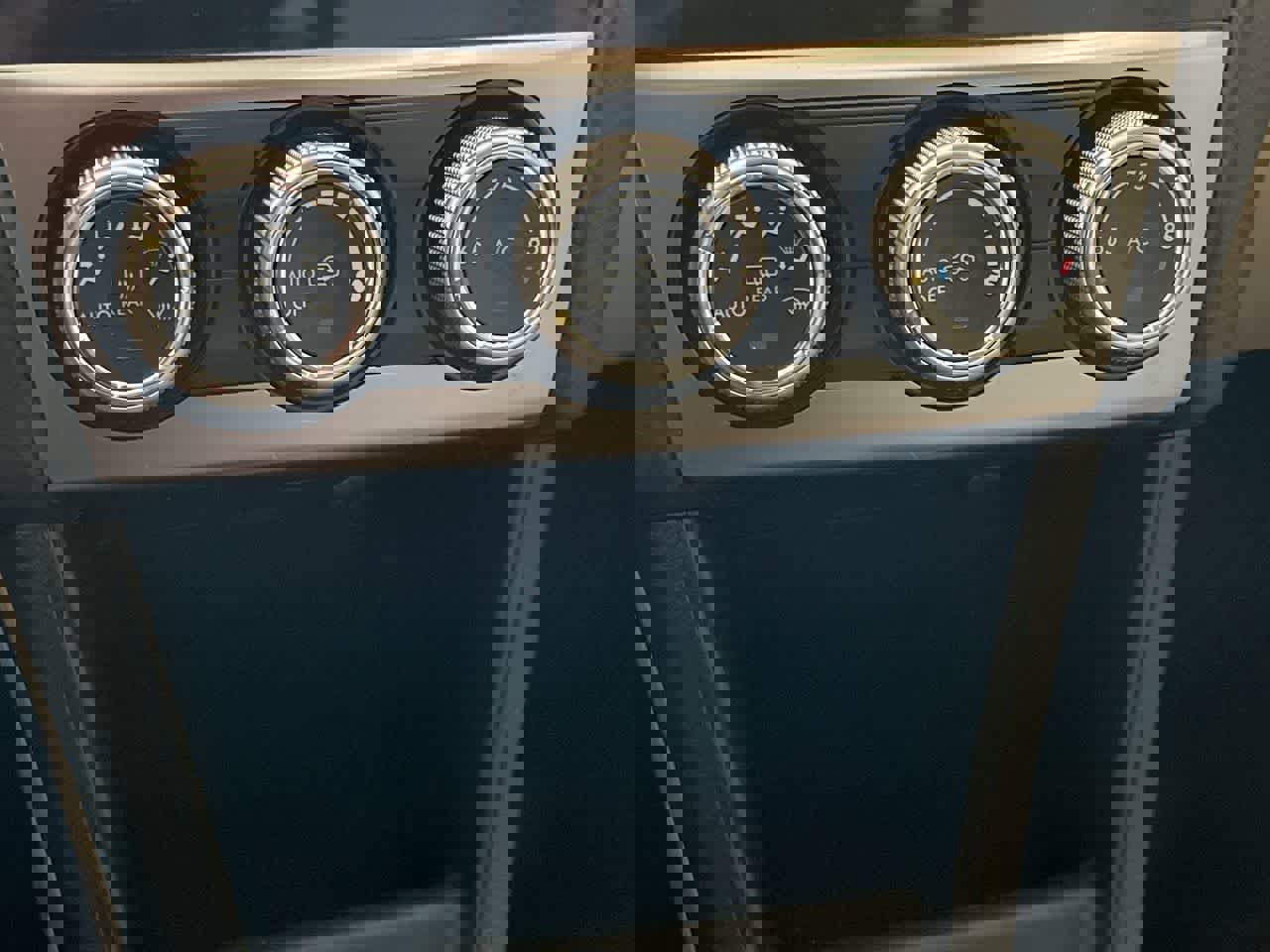 Used 2015 Subaru Crosstrek 2.0i Limited AWD/4WD image 18