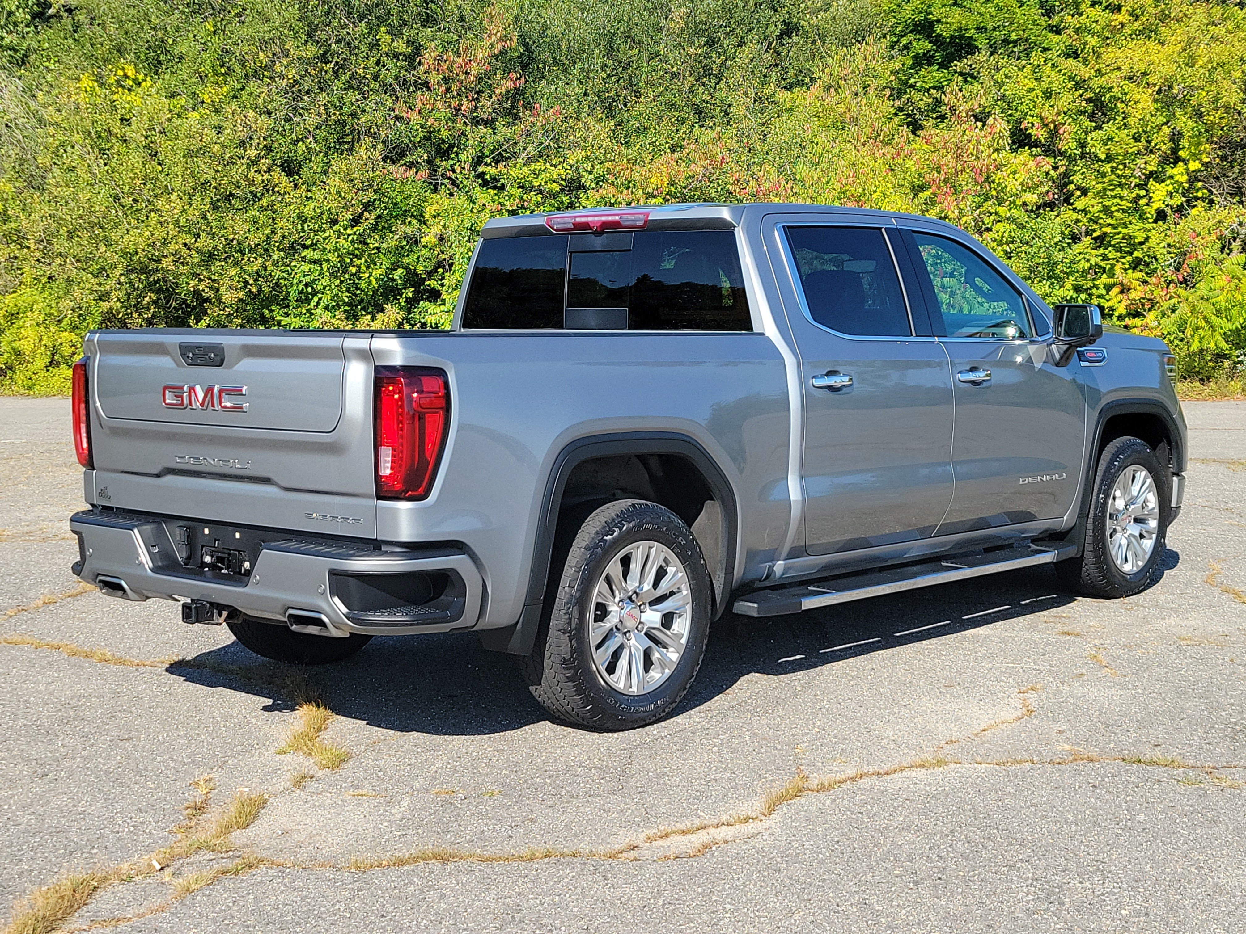 Used 2024 GMC Sierra 1500 Denali AWD/4WD image 5