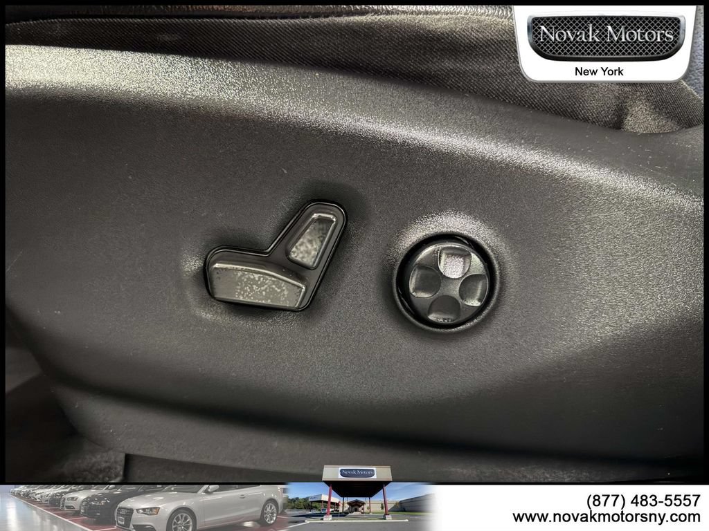 Used 2021 Chrysler Pacifica Touring-L w/ S Appearance Package AWD/4WD image 20