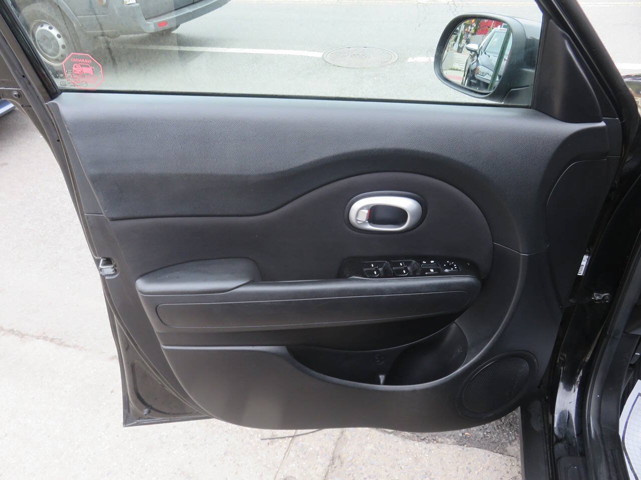 Used 2015 Kia Soul FWD image 22