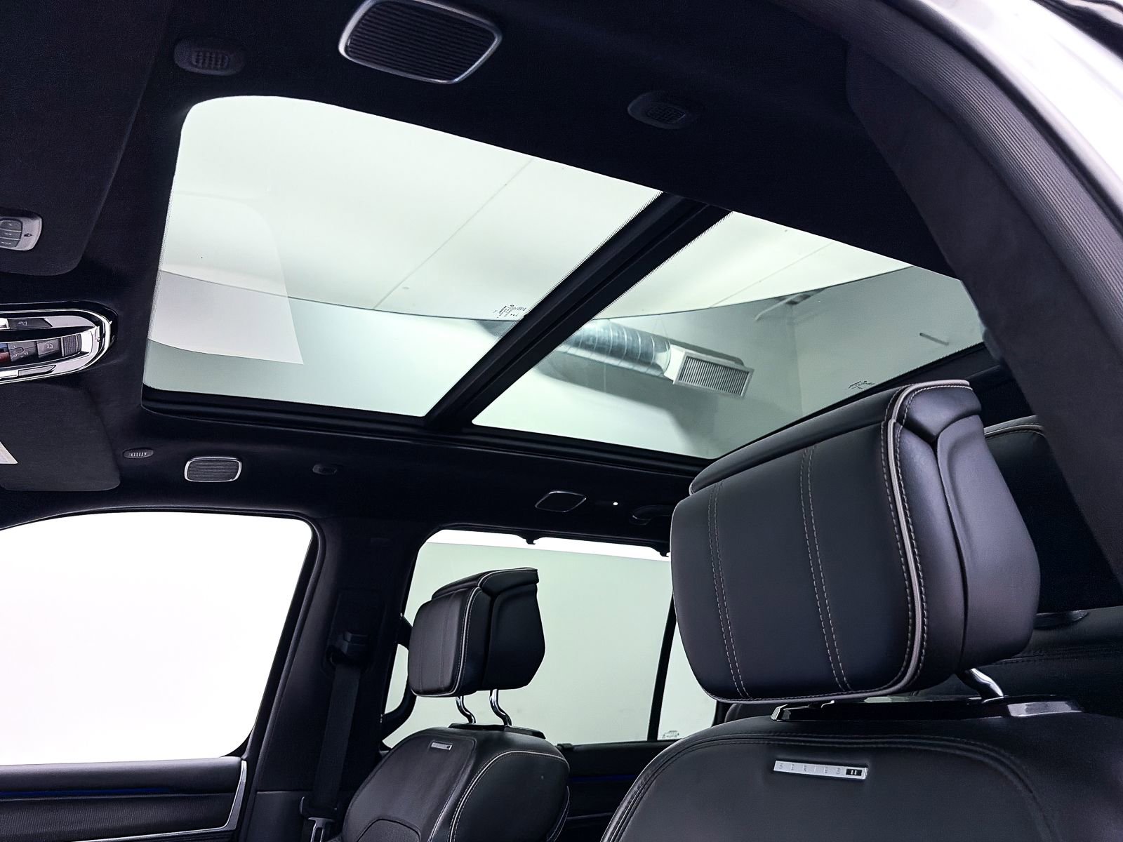 Used 2024 Jeep Grand Wagoneer L Series II w/ Quick Order Packagew 28T image 3