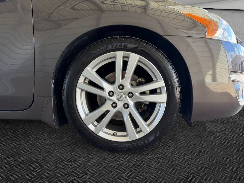 Used 2015 Nissan Altima 3.5 SL FWD image 11