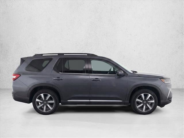 Used 2023 Honda Pilot Touring image 8