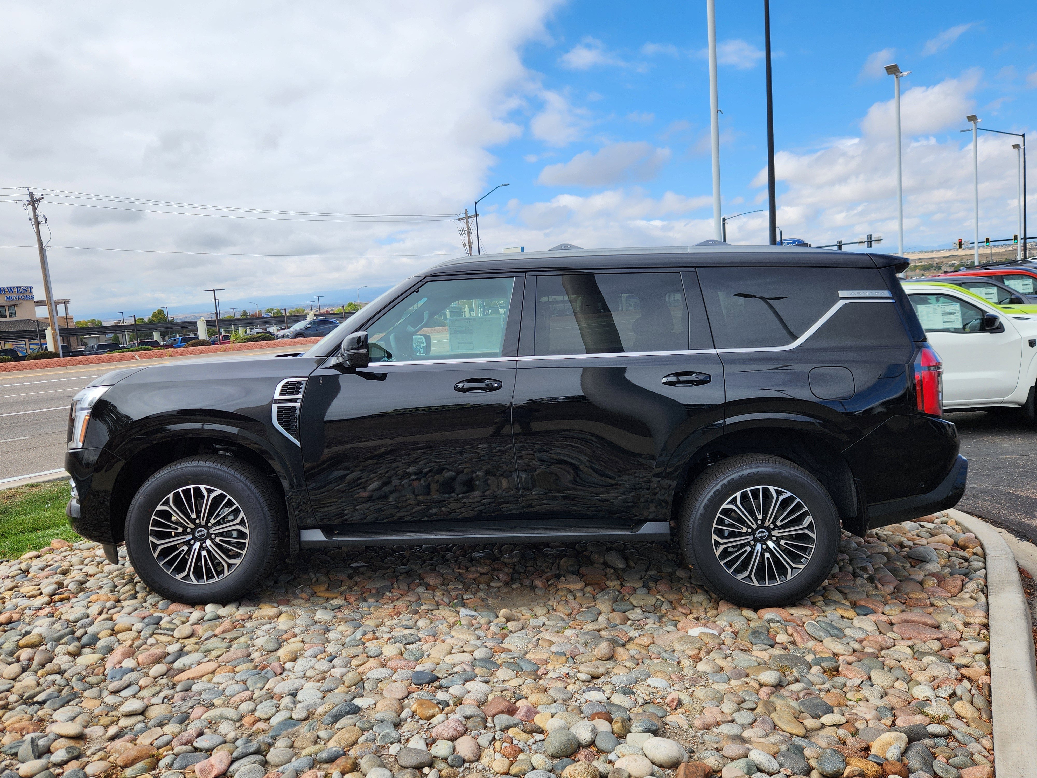 New 2026 Nissan Armada SL image 2