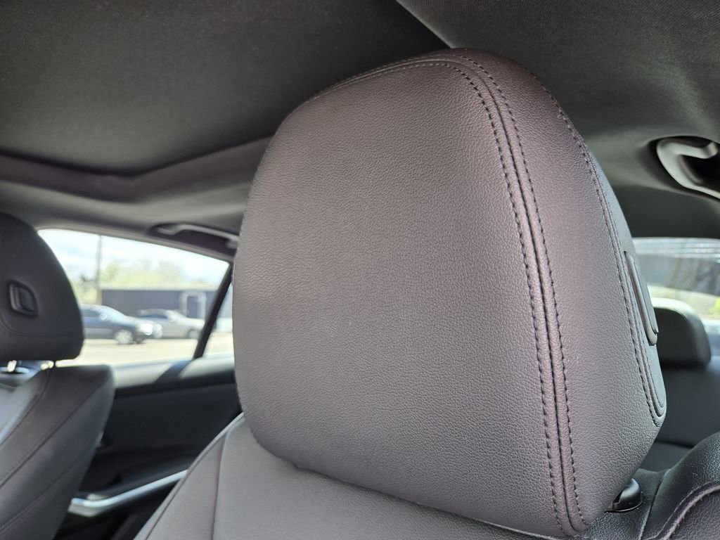 Used 2020 BMW 330i xDrive Sedan w/ Convenience Package image 16