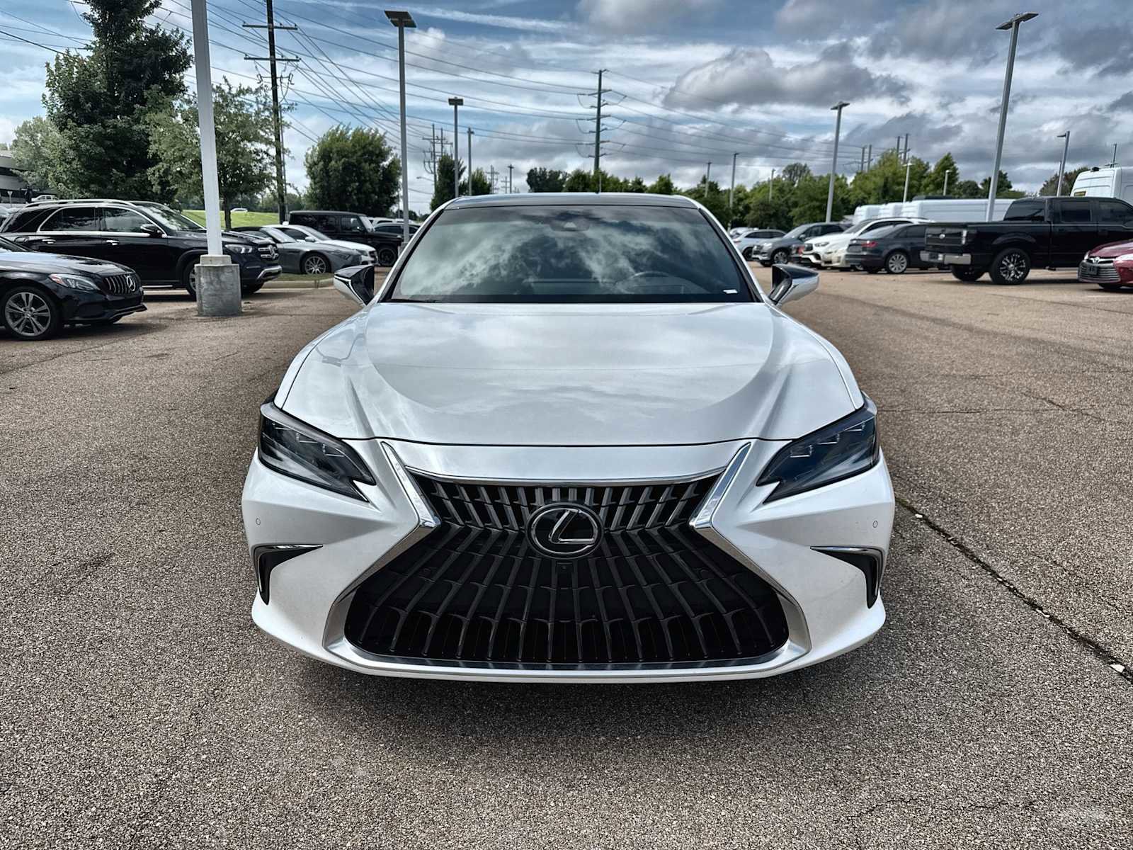 Used 2024 Lexus ES 350 Ultra Luxury w/ Accessory Package (Z2) FWD image 12