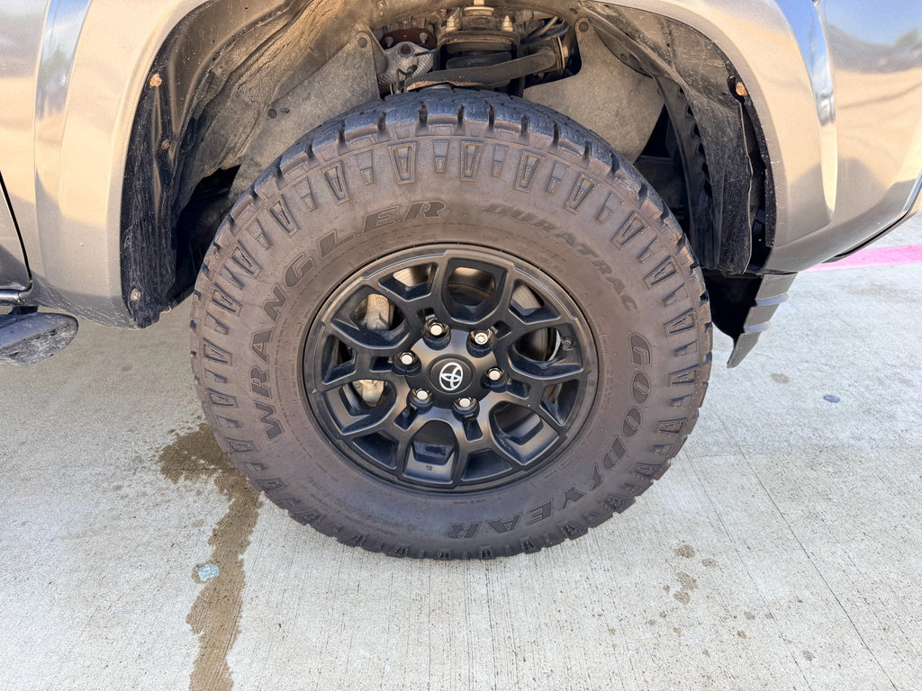 Used 2022 Toyota Tacoma SR5 RWD image 27
