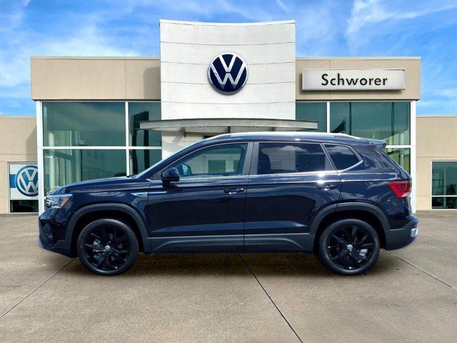 Certified 2023 Volkswagen Taos SE w/ Panoramic Sunroof Package