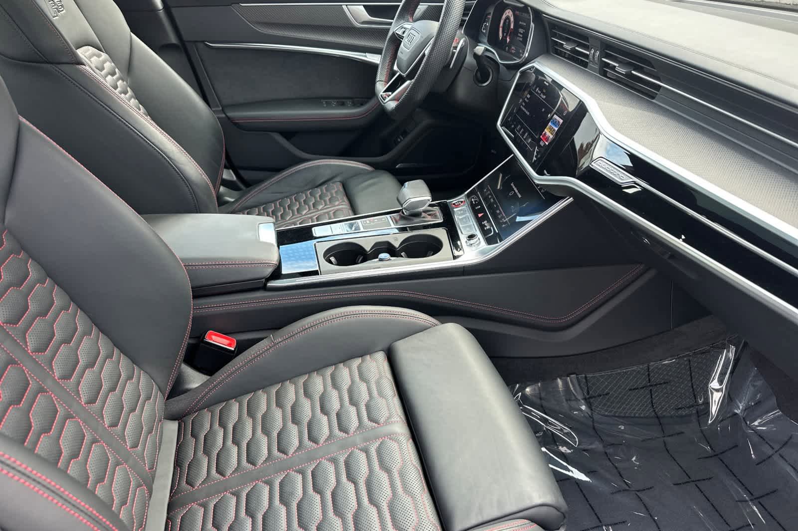 Used 2024 Audi RS 7 Performance w/ Black Optic Package image 16