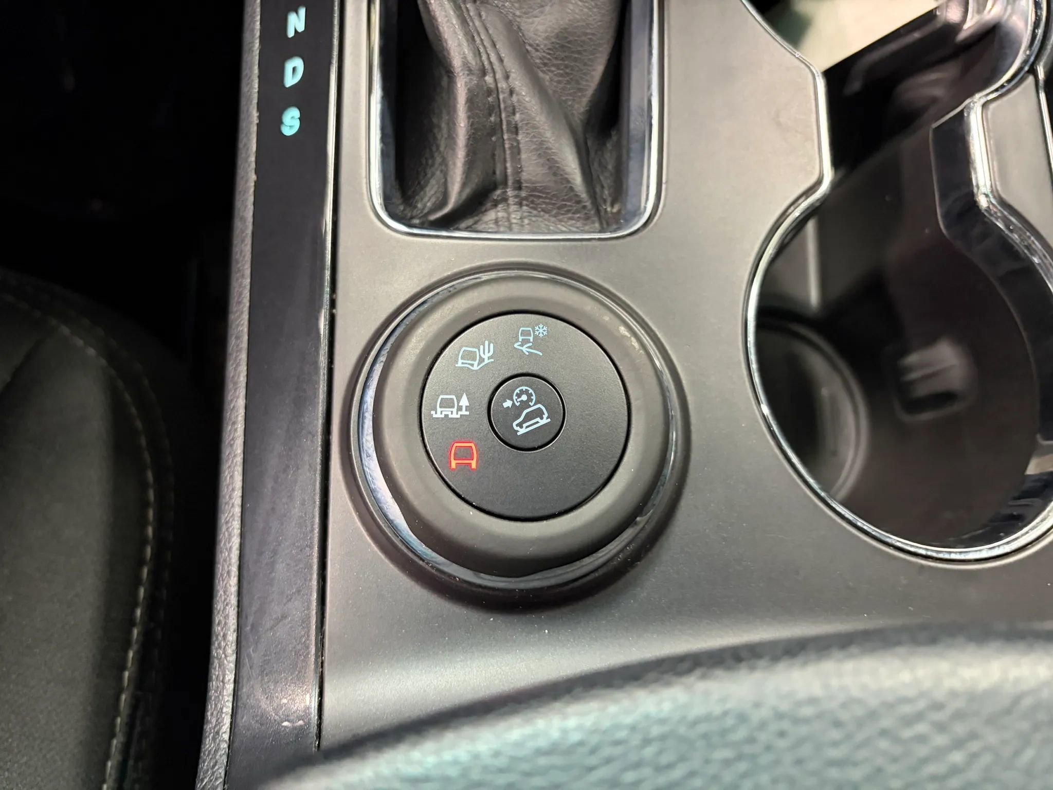 Used 2017 Ford Explorer XLT w/ Equipment Group 201A AWD/4WD image 47