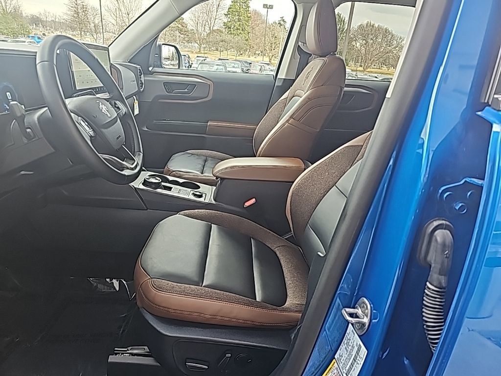 Used 2025 Ford Bronco Sport Outer Banks w/ Outer Banks Tech Package+ AWD/4WD image 9