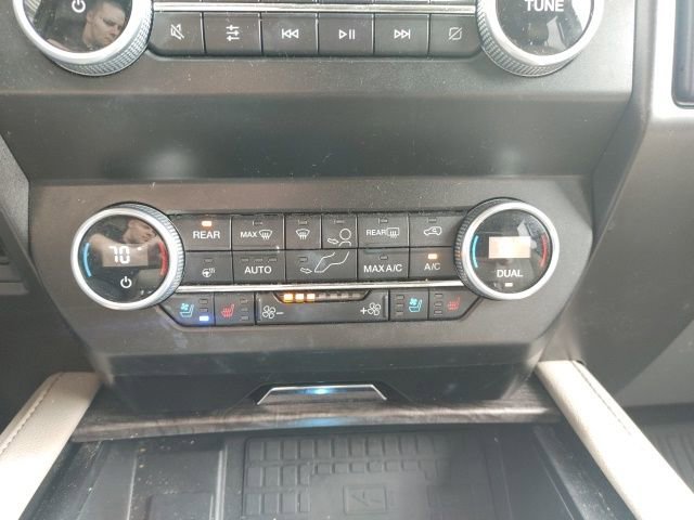 Used 2021 Ford Expedition Limited image 29