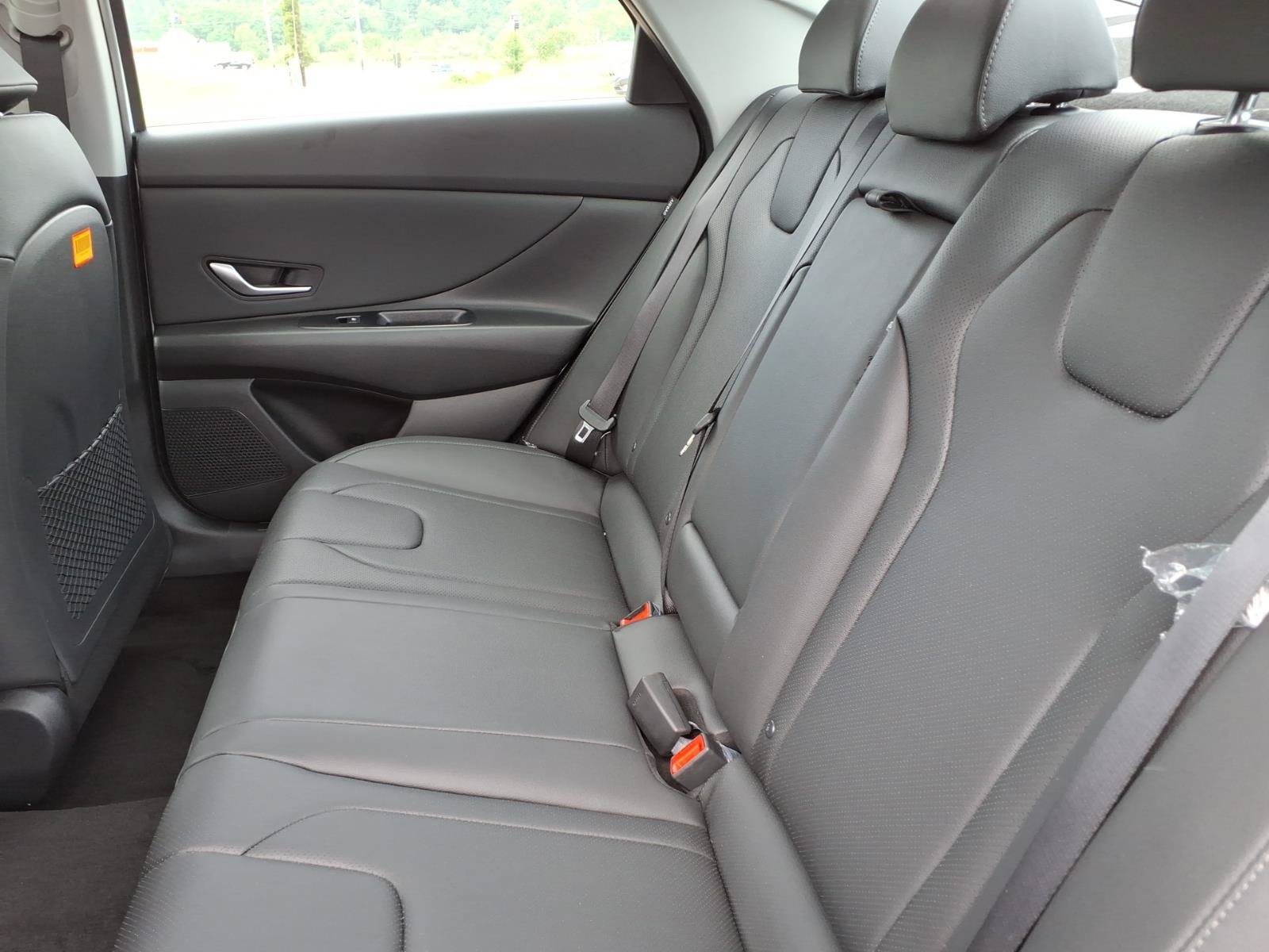 New 2026 Hyundai Elantra Limited FWD image 7