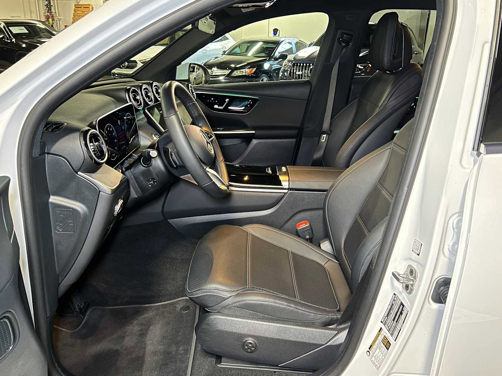 Certified 2025 Mercedes-Benz GLC 300 4MATIC image 23