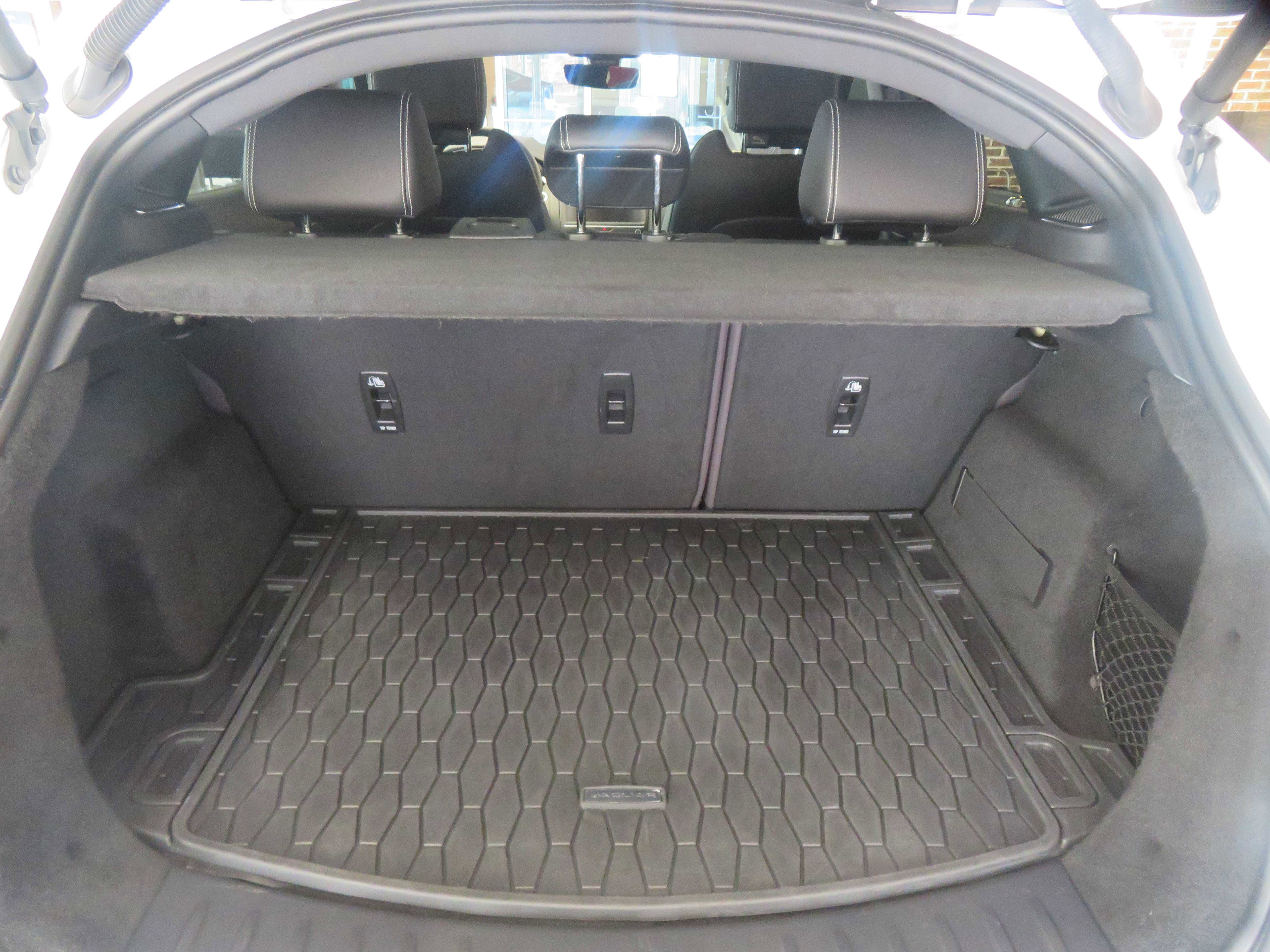 Used 2020 Jaguar E-PACE R-Dynamic SE AWD/4WD image 56
