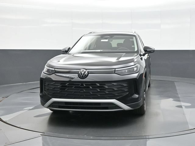 New 2026 Volkswagen Tiguan SE FWD image 2