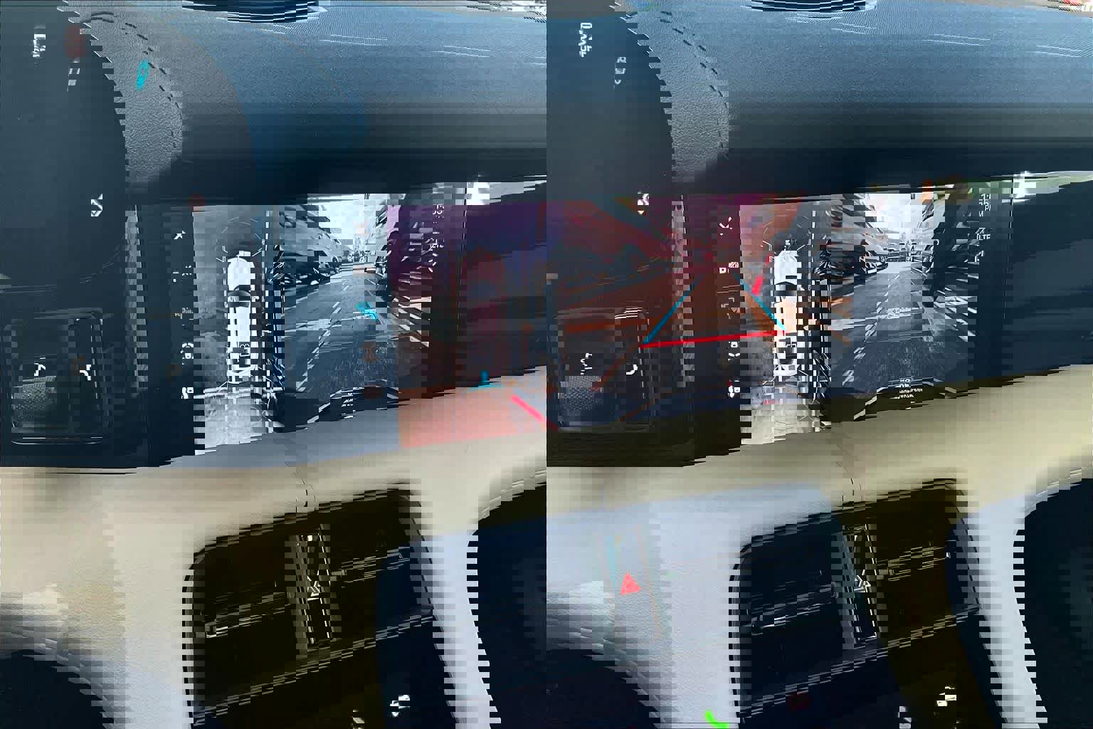 Used 2022 Porsche Taycan image 25