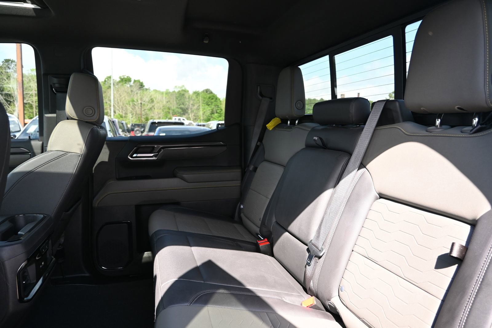 Used 2024 Chevrolet Silverado 1500 ZR2 w/ Technology Package AWD/4WD image 27