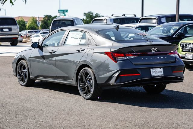 New 2026 Hyundai Elantra Sport FWD image 2