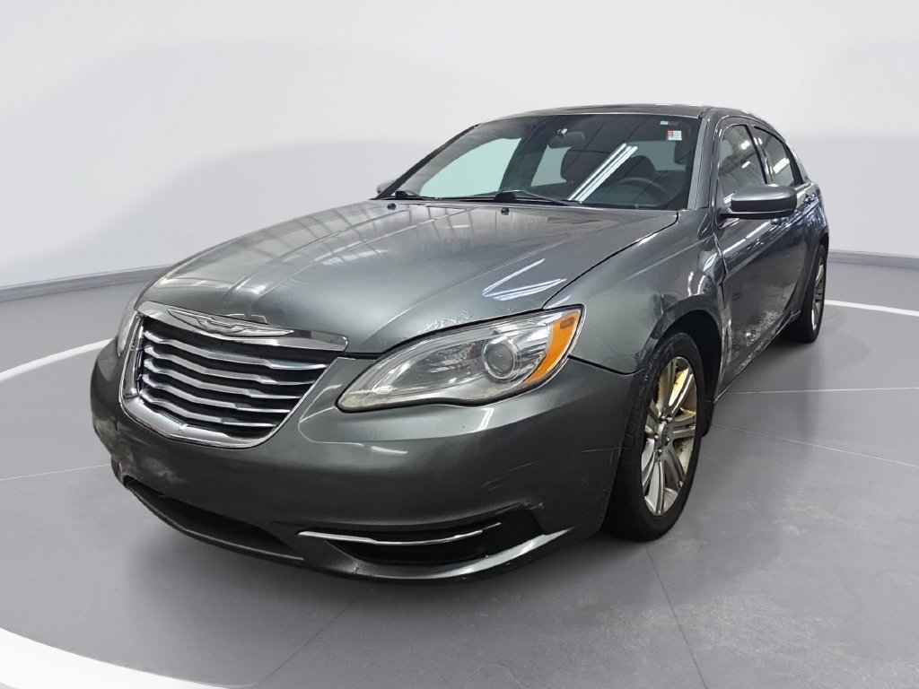 Used 2011 Chrysler 200 Touring FWD image 9