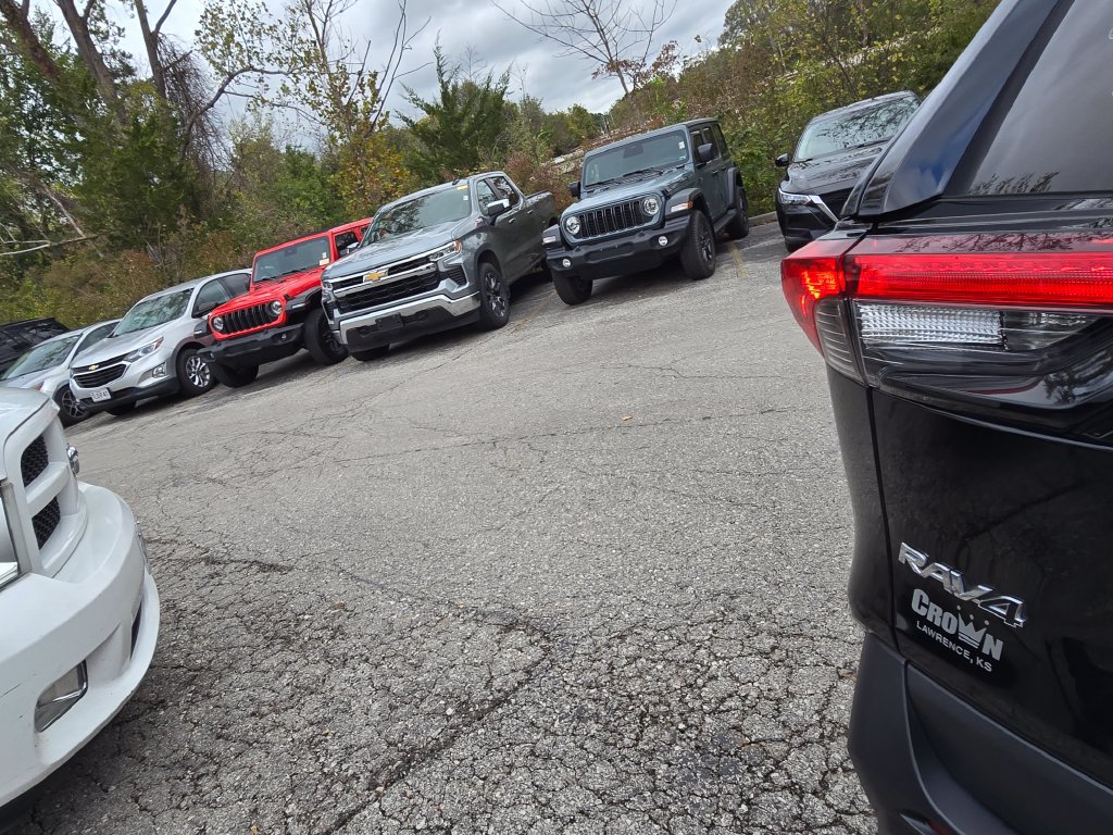 Used 2024 Toyota RAV4 LE AWD/4WD image 16