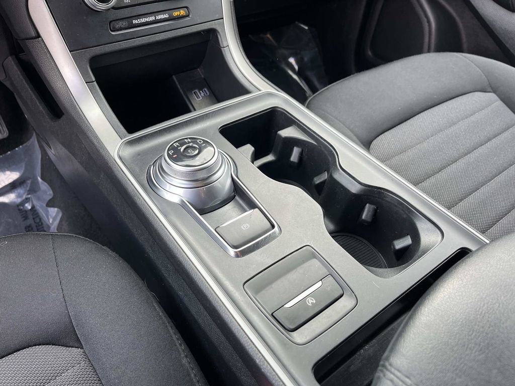 Used 2022 Ford Edge SE w/ Black Appearance Package image 31