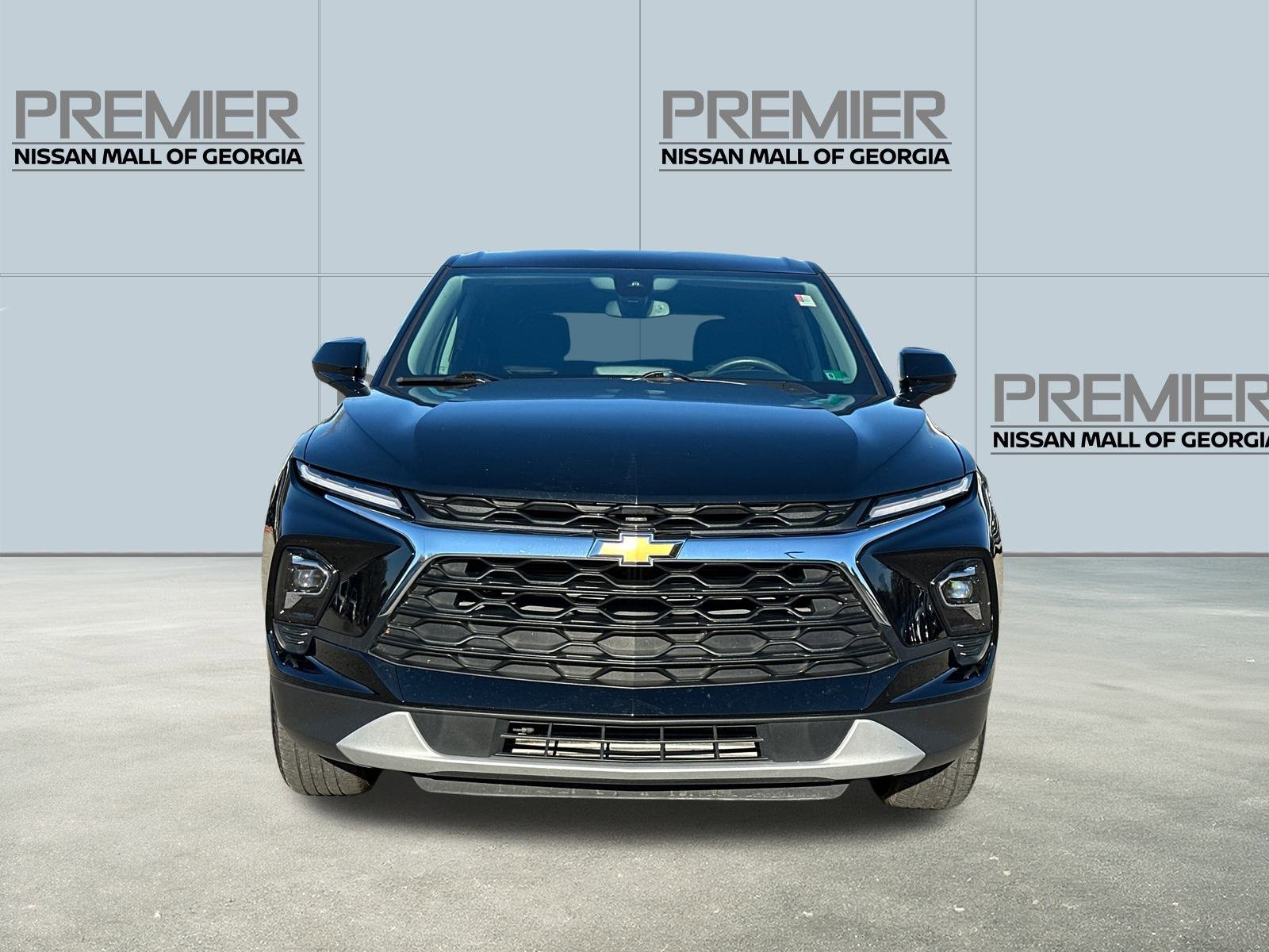 Used 2025 Chevrolet Blazer LT image 2