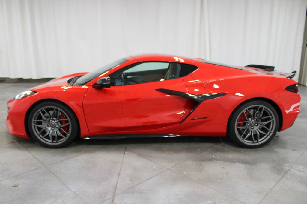 Used 2024 Chevrolet Corvette Z06 w/ Battery Protection Package image 5