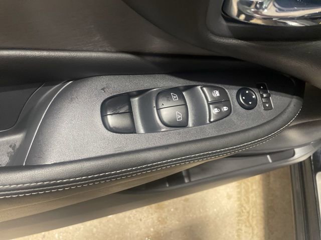 Certified 2024 Nissan Murano SV w/ SV Midnight Edition Package image 11