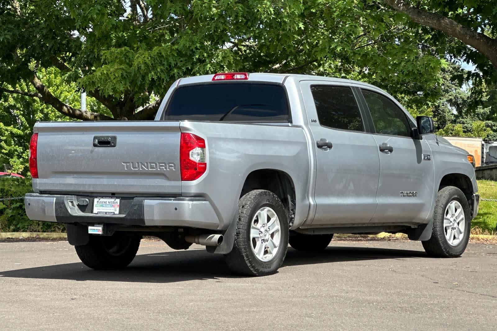 Used 2018 Toyota Tundra SR5 w/ SR5 Upgrade Package RWD image 2