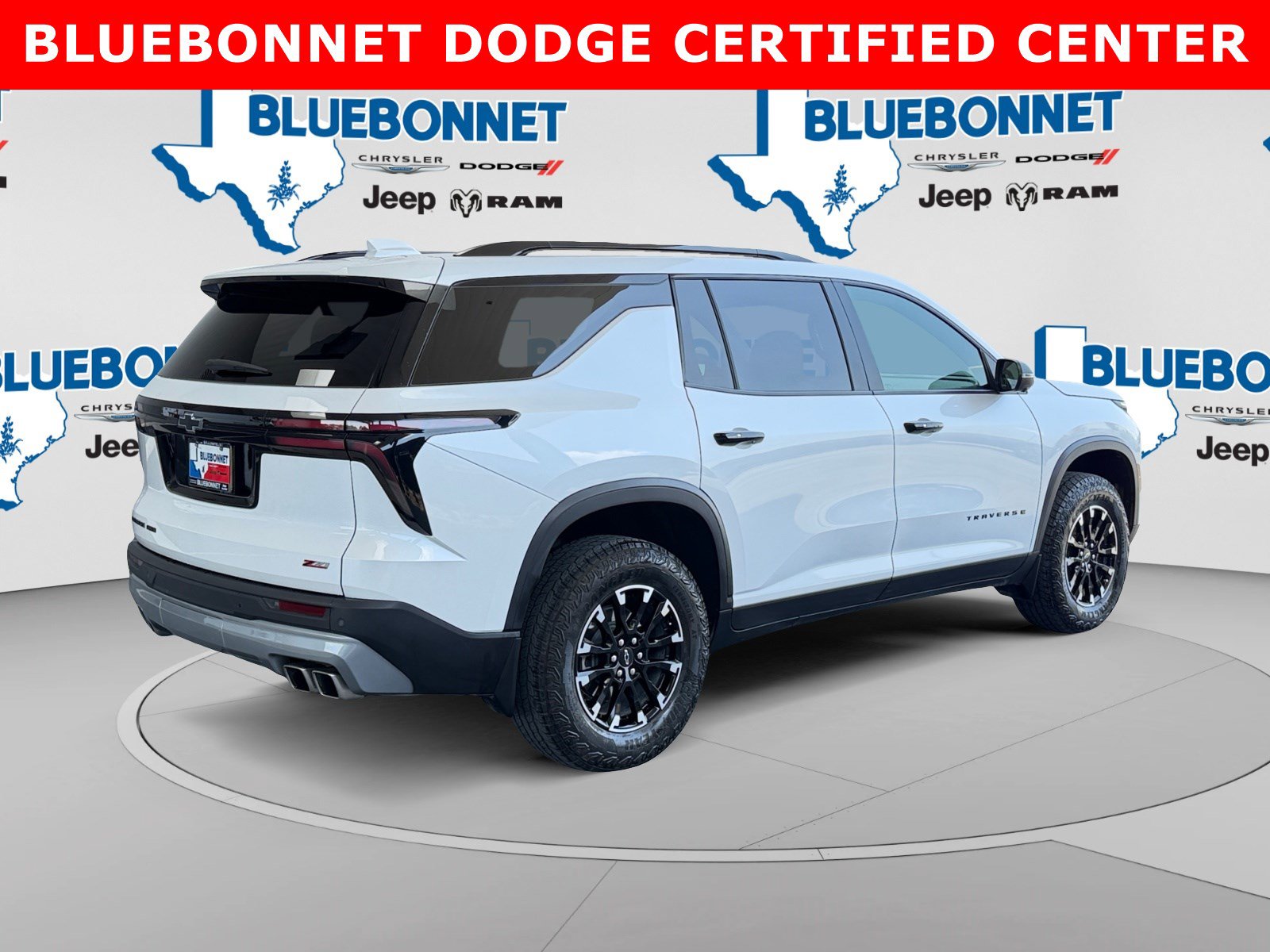 Used 2024 Chevrolet Traverse Z71 AWD/4WD image 5