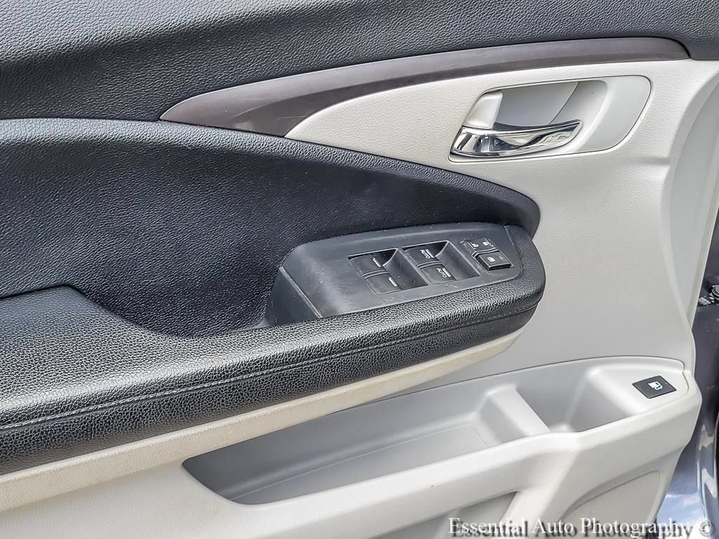 Used 2016 Honda Pilot LX image 14