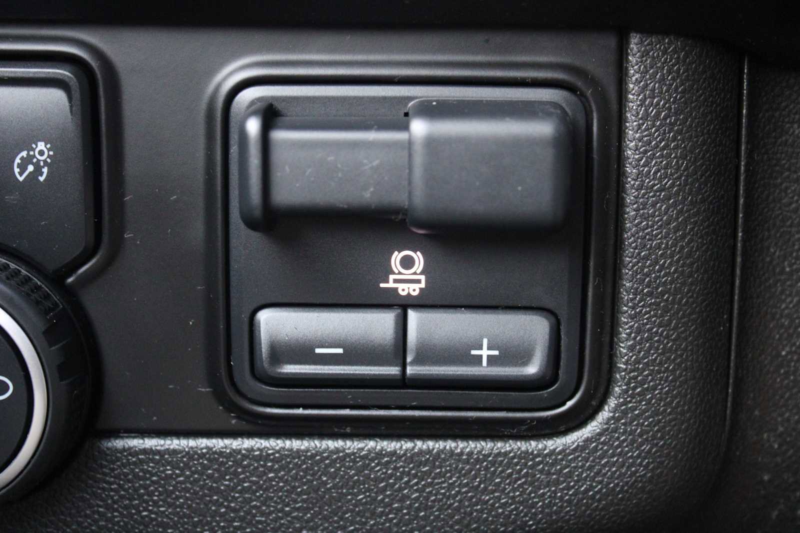 Certified 2023 Chevrolet Suburban LT w/ LT Signature Package image 20