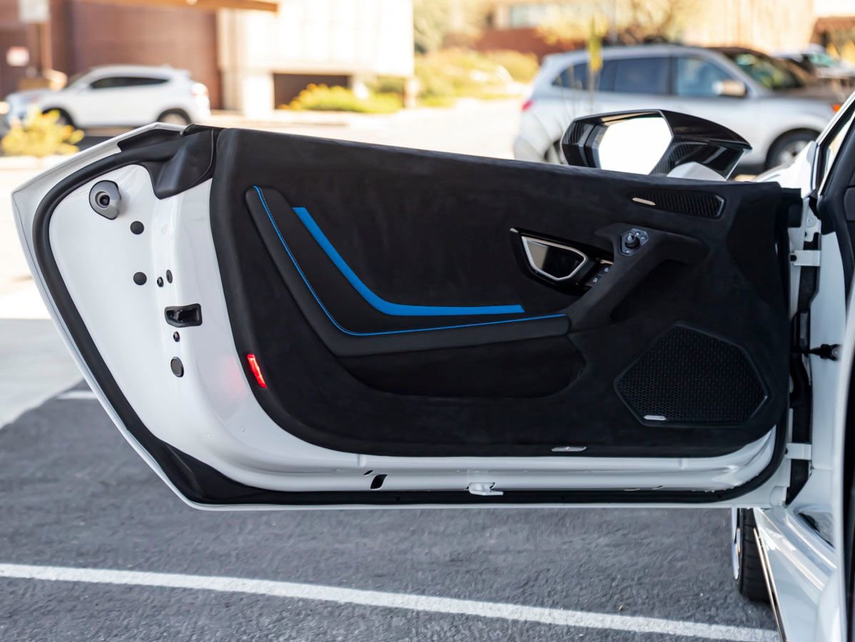 Used 2023 Lamborghini Huracan Tecnica image 13