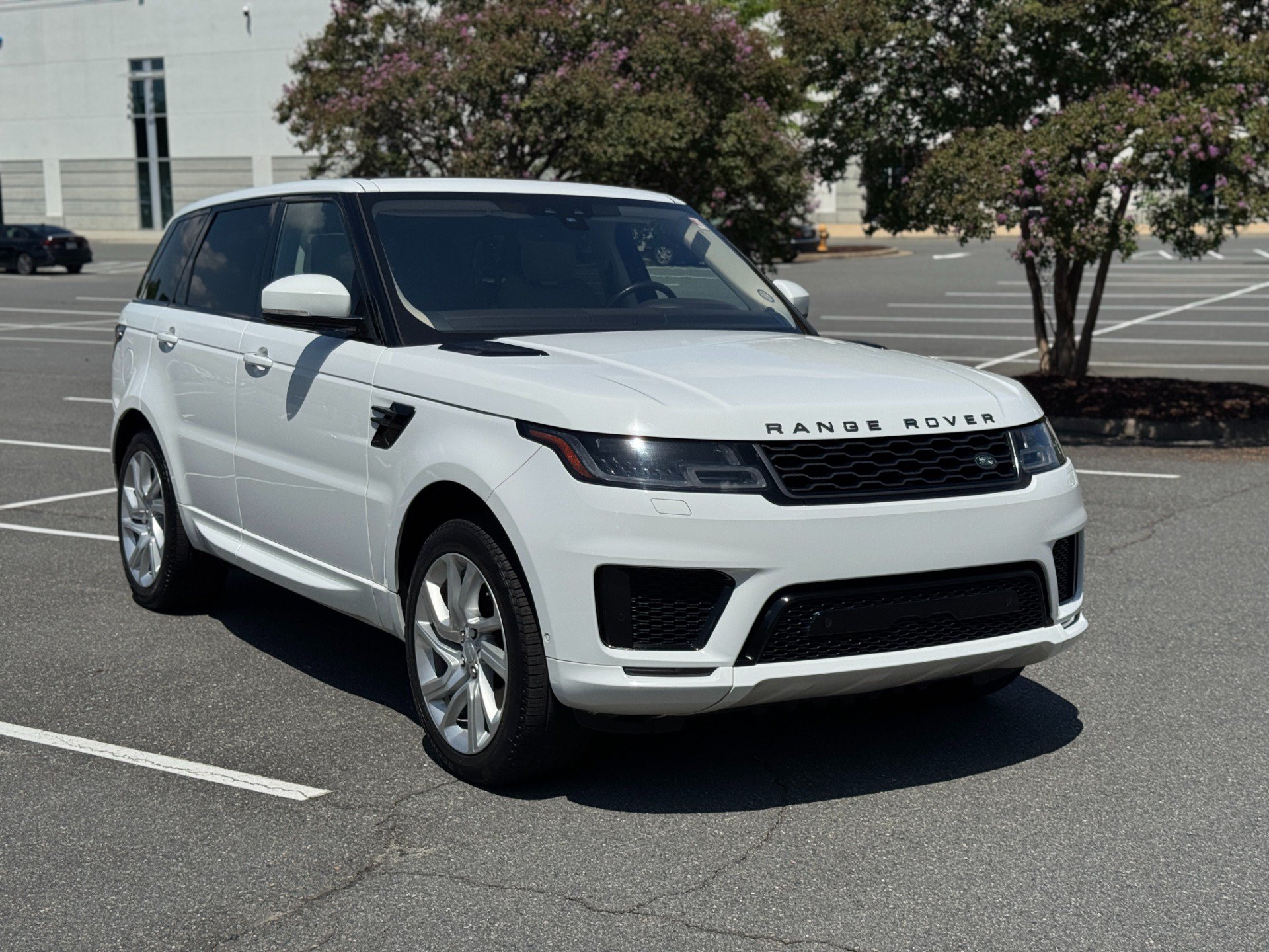 Used 2019 Land Rover Range Rover Sport Supercharged AWD/4WD image 16