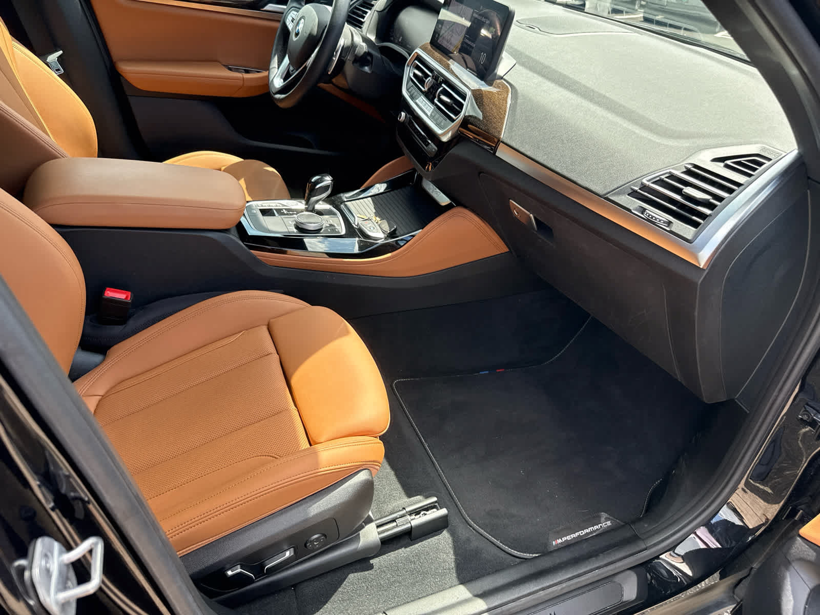 Used 2024 BMW X4 xDrive30i w/ Premium Package AWD/4WD image 11