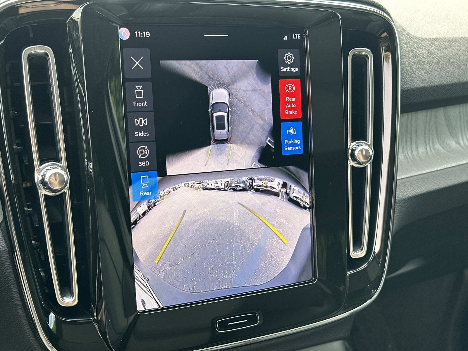 Certified 2026 Volvo XC40 B5 Ultra w/ Climate Package image 13