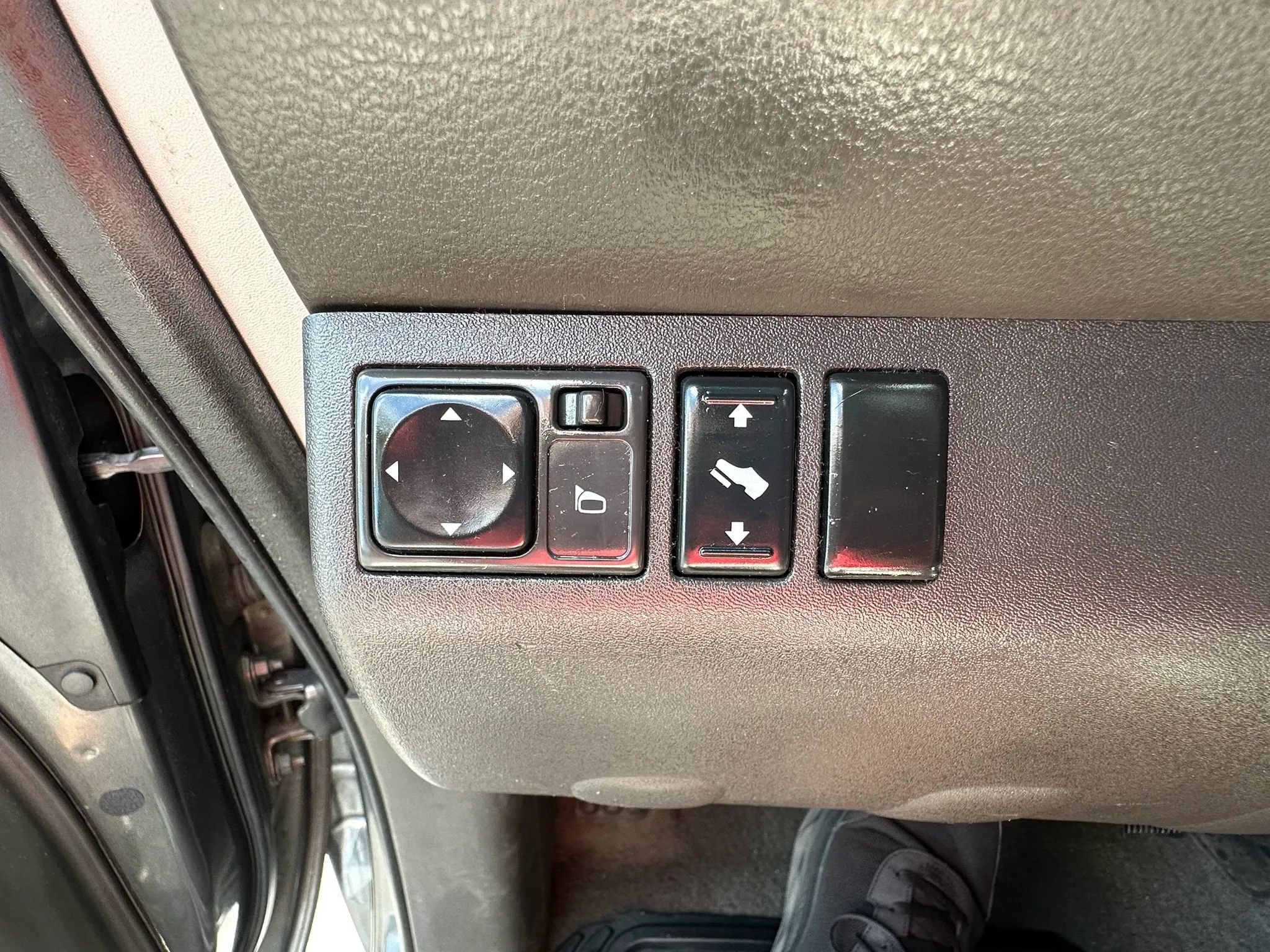 Used 2008 Nissan Pathfinder SE AWD/4WD image 44