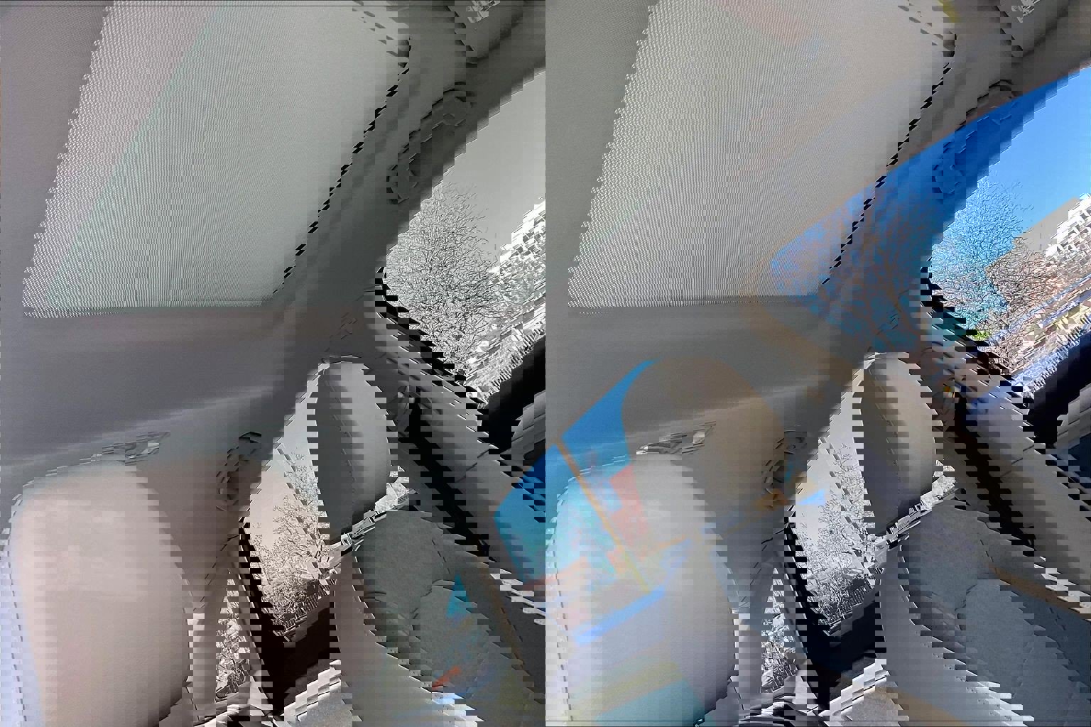 Certified 2025 Volkswagen Jetta SE w/ Black Wheel Package image 29