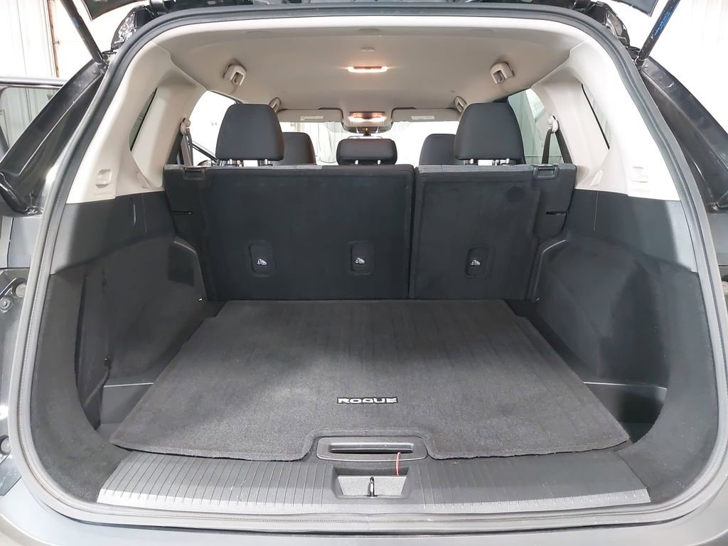Certified 2023 Nissan Rogue SV image 12