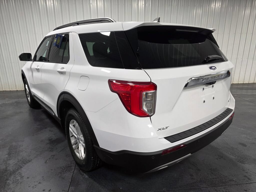 Used 2024 Ford Explorer XLT w/ Equipment Group 202A AWD/4WD image 3