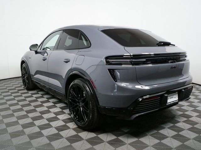 New 2026 Porsche Macan Turbo Electric image 3