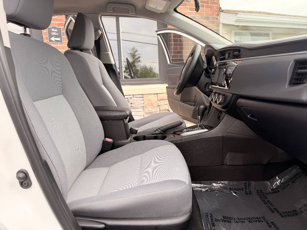 Used 2016 Toyota Corolla L FWD image 17
