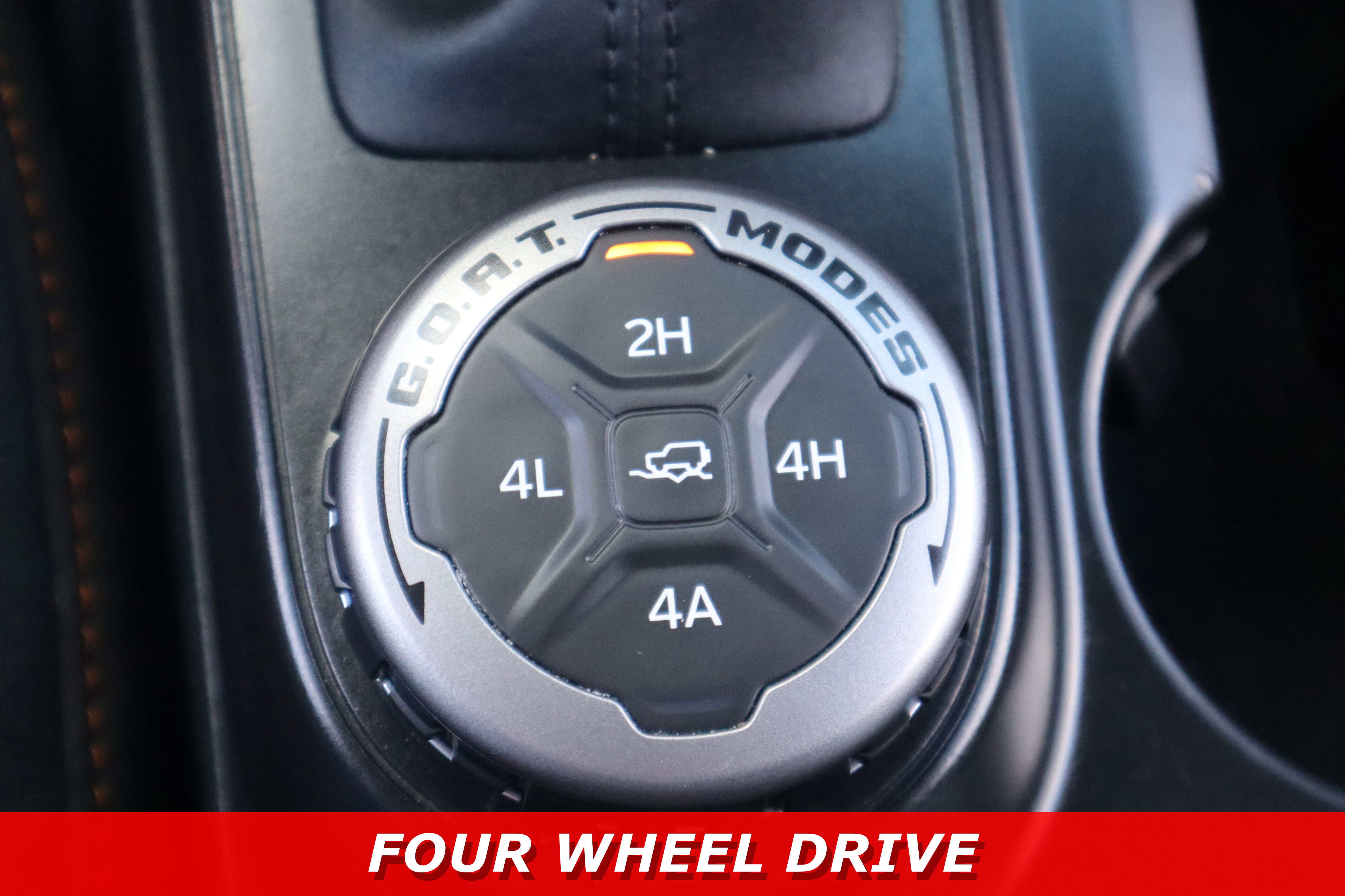 Used 2023 Ford Bronco Badlands image 23