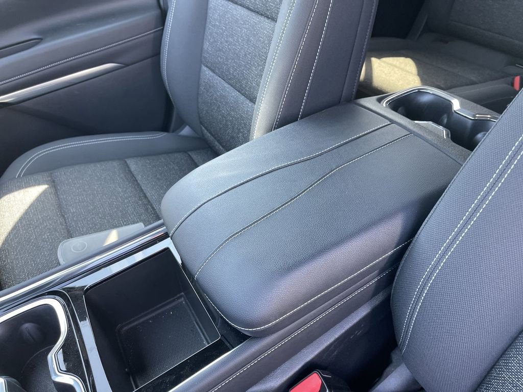 Used 2025 Chevrolet Traverse LT image 20