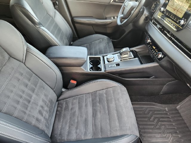 Used 2024 Mitsubishi Outlander SE FWD image 15